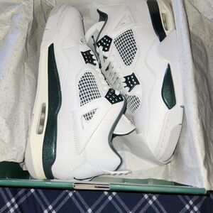 Jordan Retro 4 “Green Oxidized”